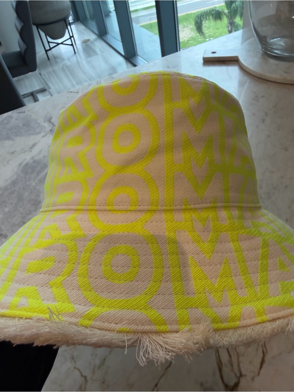 Fendi Neon Yellow Logo Fringe-Trim Bucket Hat - Picture 6 of 12